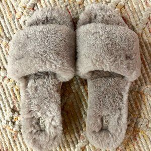 UGG grey faux fur slides / slippers with lugg sole, size 8 -- like new